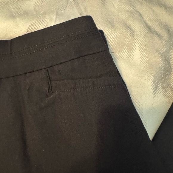 Classic Black Capri Pants - Picture 3 of 8